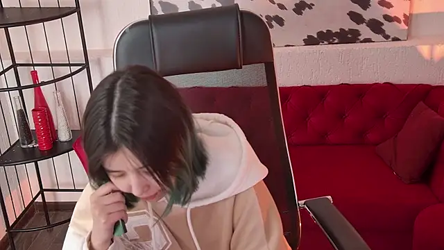 SirenMystiq online show from April 6, 2026, 7:48 pm