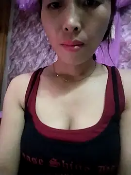 Snapshot of Comb-bii chatting on December 22, 2025, 10:15 am Comb-bii online show from December 22, 2025, 10:15 am