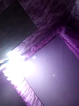 Snapshot of Comb-bii chatting on December 21, 2025, 5:09 am Comb-bii online show from December 21, 2025, 5:09 am