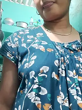 Snapshot of Cuple_masti72 chatting on July 6, 2026, 3:24 am Cuple masti72 online show from July 6, 2026, 3:24 am