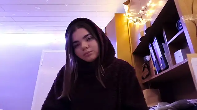 Mona Slearys online show from December 20, 2025, 11:40 pm