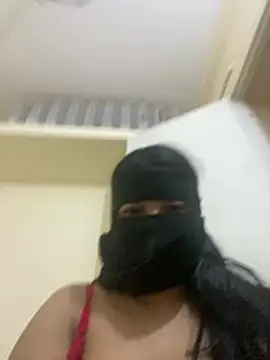 sara   fun online show from February 15, 2026, 11:53 am