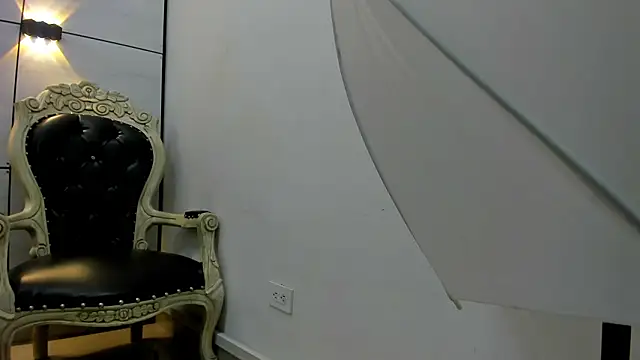 Snapshot of khris__evans chatting on February 21, 2026, 7:16 pm khris evans online show from February 21, 2026, 7:16 pm