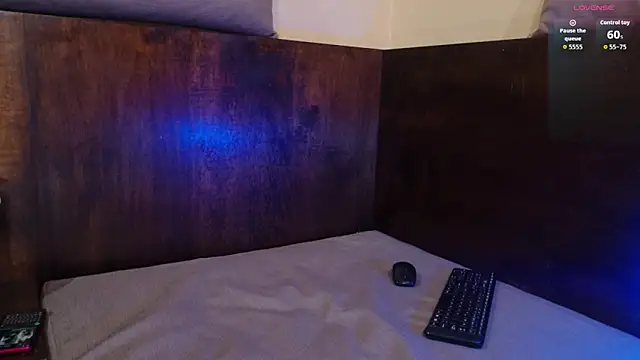 Snapshot of Shelly_bat chatting on February 6, 2026, 10:50 pm Shelly bat online show from February 6, 2026, 10:50 pm