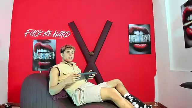 Snapshot of YOUNG_GUYS1 chatting on February 27, 2026, 1:17 am YOUNG GUYS1 online show from February 27, 2026, 1:17 am