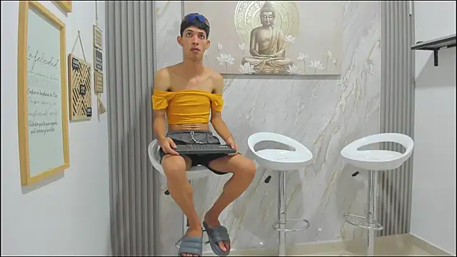 GOOD BOYS1 online show from December 14, 2025, 1:23 am