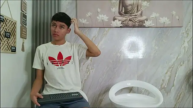 HORNY PRETTY online show from February 10, 2026, 1:32 pm