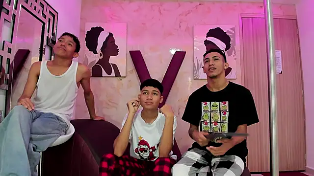 HORNY PRETTY online show from December 19, 2025, 1:35 pm