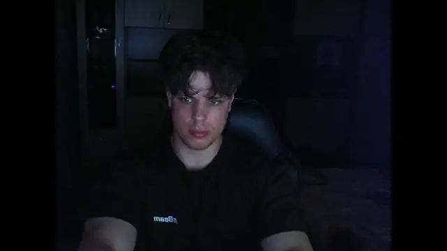 GymGuy0505 online show from April 26, 2026, 9:23 pm