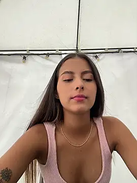 Valeria-escobar online show from December 21, 2025, 1:24 pm