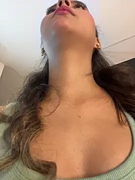 Valeria-escobar online show from February 25, 2026, 1:44 pm