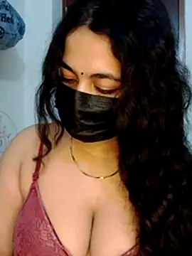 nosrat014 online show from April 7, 2026, 4:53 pm