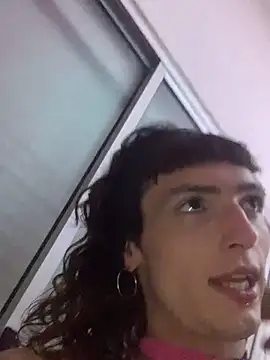 Alayafatttt online show from December 21, 2025, 1:52 am