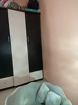 Bae1103  online show from December 14, 2025, 3:02 am