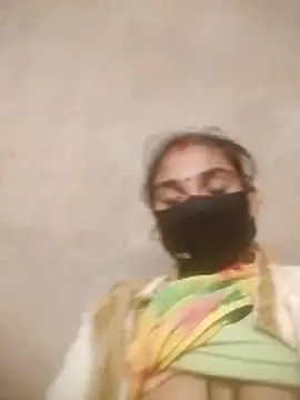 Laxmi9090 online show from February 5, 2026, 2:13 pm