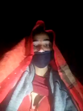 Laxmi9090 online show from December 14, 2025, 10:37 pm