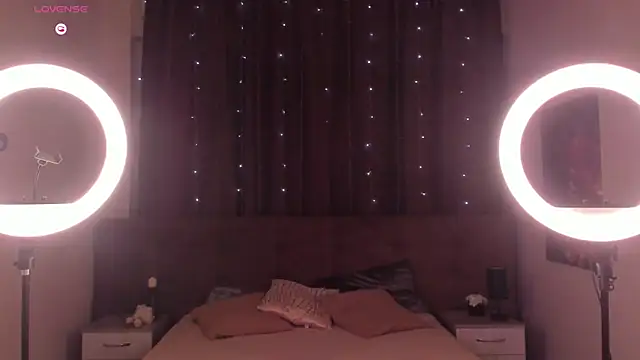 Snapshot of EmmaPratt chatting on February 7, 2026, 1:02 am EmmaPratt online show from February 7, 2026, 1:02 am