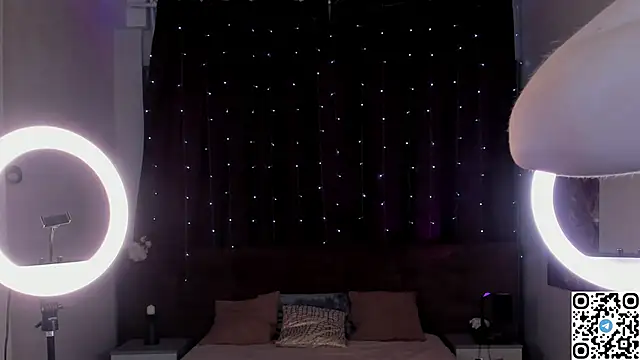 Snapshot of EmmaPratt chatting on February 15, 2026, 12:11 am EmmaPratt online show from February 15, 2026, 12:11 am