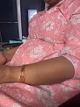 Snapshot of butterflyslay chatting on February 26, 2026, 6:02 am butterflyslay online show from February 26, 2026, 6:02 am