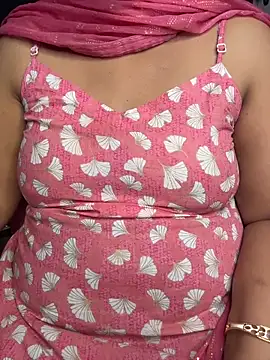 Snapshot of butterflyslay chatting on February 16, 2026, 1:37 am butterflyslay online show from February 16, 2026, 1:37 am