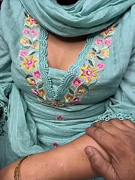 Snapshot of butterflyslay chatting on February 21, 2026, 2:13 am butterflyslay online show from February 21, 2026, 2:13 am