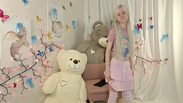 Snapshot of ViollaBloom chatting on January 9, 2026, 1:45 am ViollaBloom online show from January 9, 2026, 1:45 am