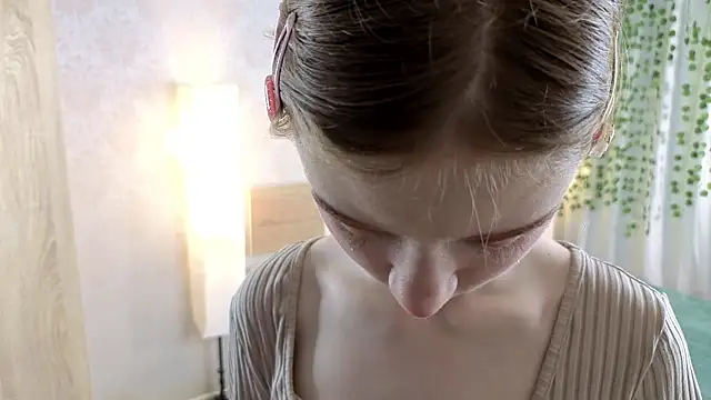 Snapshot of ViollaBloom chatting on December 17, 2025, 6:57 pm ViollaBloom online show from December 17, 2025, 6:57 pm