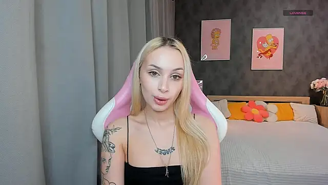 Snapshot of LanaMiracle chatting on February 25, 2026, 3:18 am LanaMiracle online show from February 25, 2026, 3:18 am