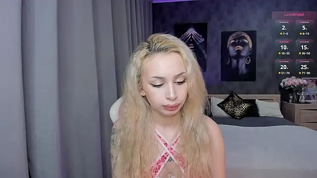 Snapshot of LanaMiracle chatting on February 11, 2026, 4:01 am LanaMiracle online show from February 11, 2026, 4:01 am