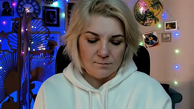 EvaEvals online show from January 19, 2026, 9:13 am