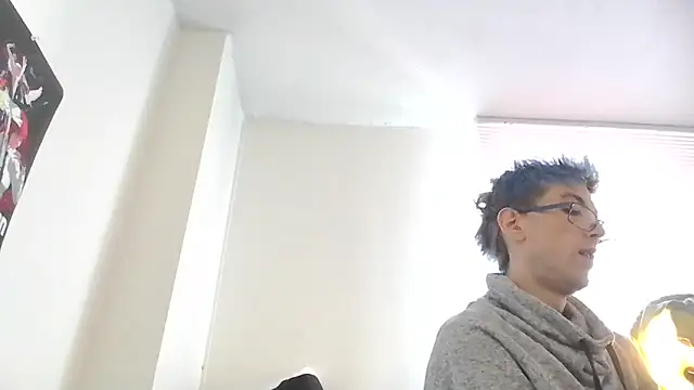 Snapshot of AskAveryAnything chatting on December 17, 2025, 4:12 pm AskAveryAnything online show from December 17, 2025, 4:12 pm