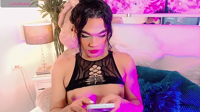 agathaferrer3 online show from December 16, 2025, 11:42 pm