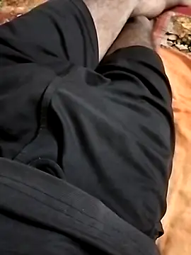 Lovegirls1818 online show from December 15, 2025, 6:08 am