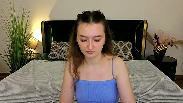Snapshot of CyrenaLuxe chatting on May 11, 2026, 7:33 pm CyrenaLuxe online show from May 11, 2026, 7:33 pm