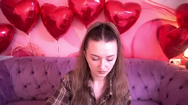 CyrenaLuxe online show from February 11, 2026, 1:11 pm