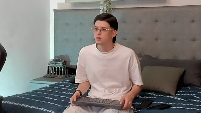 Snapshot of sebastamayo_ chatting on February 3, 2026, 8:58 pm sebastamayo online show from February 3, 2026, 8:58 pm