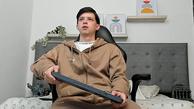 sebastamayo  online show from March 10, 2026, 7:01 am