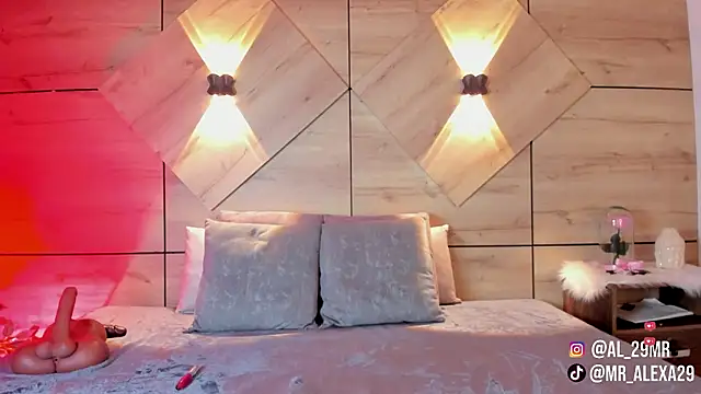 sussan fox  online show from March 18, 2026, 7:48 pm