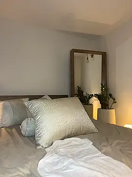 Lena-Williamss online show from January 13, 2026, 2:15 am