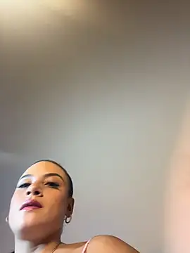 Snapshot of Lena-Williamss chatting on February 1, 2026, 3:16 am Lena-Williamss online show from February 1, 2026, 3:16 am