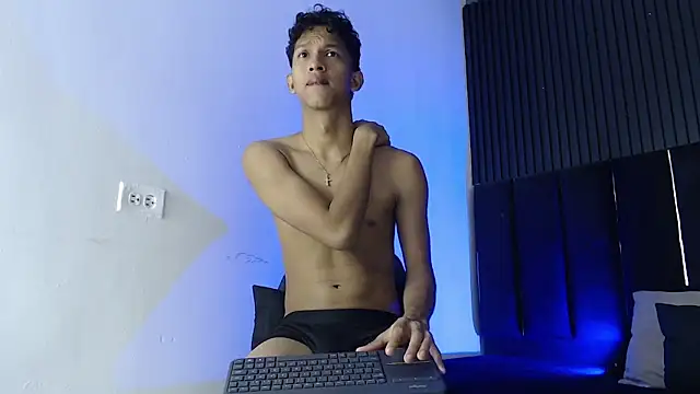 SmoothAlpha  online show from March 7, 2026, 3:17 pm