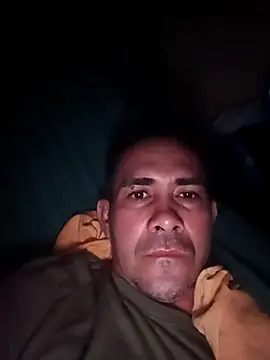 Snapshot of Juven1632 chatting on February 12, 2026, 10:53 pm Juven1632 online show from February 12, 2026, 10:53 pm