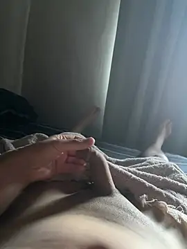 cazadornocturno1997 online show from February 12, 2026, 9:58 pm