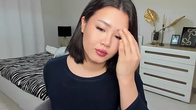 Snapshot of Brunette_Charm chatting on February 13, 2026, 4:12 am Brunette Charm online show from February 13, 2026, 4:12 am