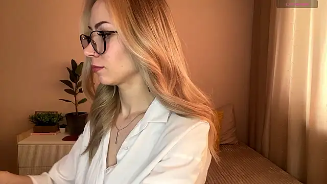 Snapshot of sun_under_skyy chatting on February 5, 2026, 7:59 am sun under skyy online show from February 5, 2026, 7:59 am