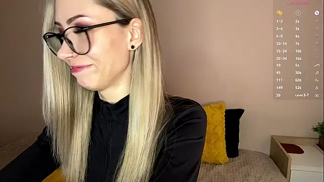 Snapshot of sun_under_skyy chatting on February 11, 2026, 8:25 am sun under skyy online show from February 11, 2026, 8:25 am