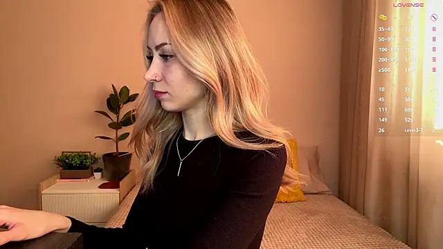 Snapshot of sun_under_skyy chatting on February 4, 2026, 8:42 am sun under skyy online show from February 4, 2026, 8:42 am