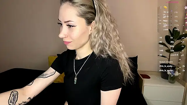 Snapshot of sun_under_skyy chatting on February 20, 2026, 2:08 am sun under skyy online show from February 20, 2026, 2:08 am