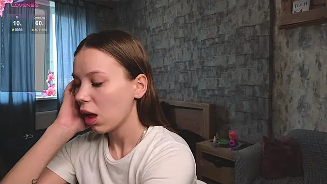 Snapshot of Cara_Sweet1 chatting on June 14, 2026, 4:30 pm Cara Sweet1 online show from June 14, 2026, 4:30 pm