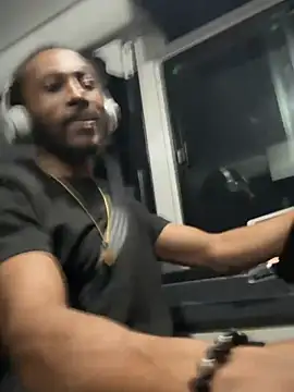 Snapshot of Pleasure_Overlord chatting on March 4, 2026, 7:49 am Pleasure Overlord online show from March 4, 2026, 7:49 am